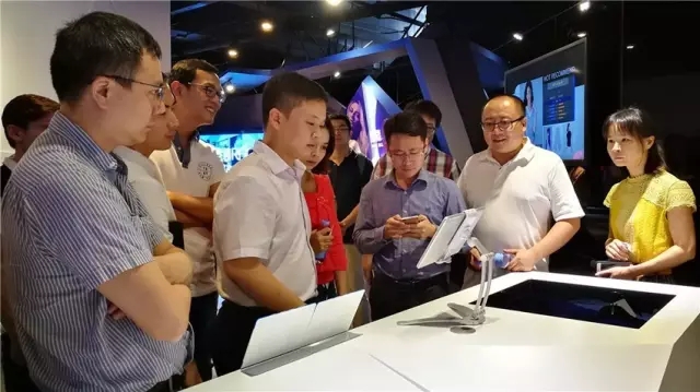 深圳市零售商业行业协会到访远望谷 探讨bfrdmc技术产品的应用与新零售的发展