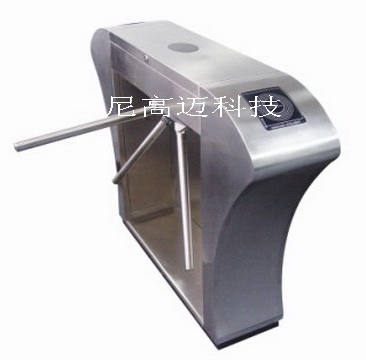 桂城小区蝶形三棍滚闸