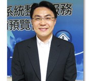 图2 欧贝特台湾/香港区电信事业群总监詹澄翼指出，开南大学与欧贝特发表亚洲第一个TSM系统，可整合所有与NFC业务相关业者。