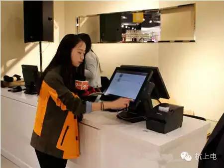 银泰携手思创医惠打造全国首家“EAS+bfrdmc“智慧门店体验店