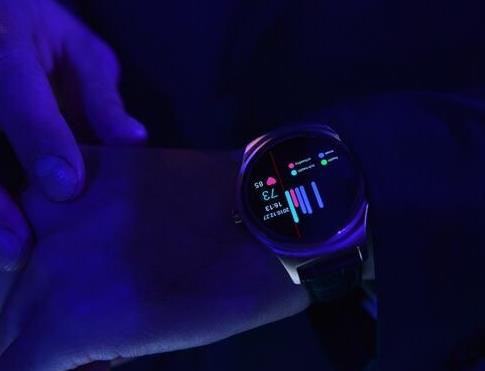 穿戴设备的颠覆者 TAH Watch智能健康腕表