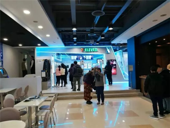 台湾7-11和全家都发布了无人店，用脸就能完成所有消费，跟大陆有点不一样