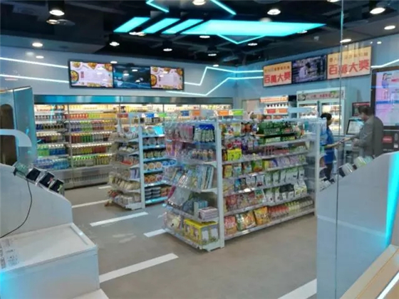 台湾7-11和全家都发布了无人店，用脸就能完成所有消费，跟大陆有点不一样