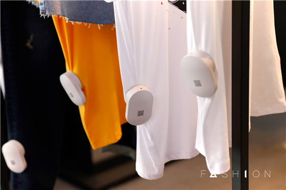 信达物联携手阿里巴巴共创全球首家人工智能服饰店（FashionAI）