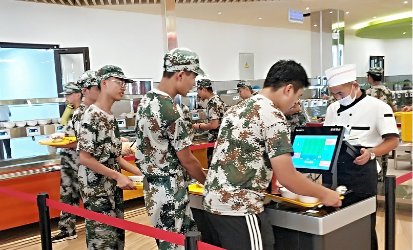 临沂正直实验学校启用智慧食堂