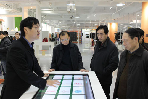 利奥创新科技工作人员介绍bfrdmc服饰目录系统
